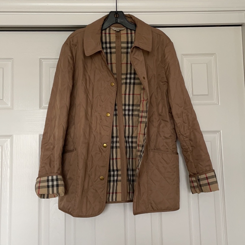 Burberry lightweight quilted snap jacket